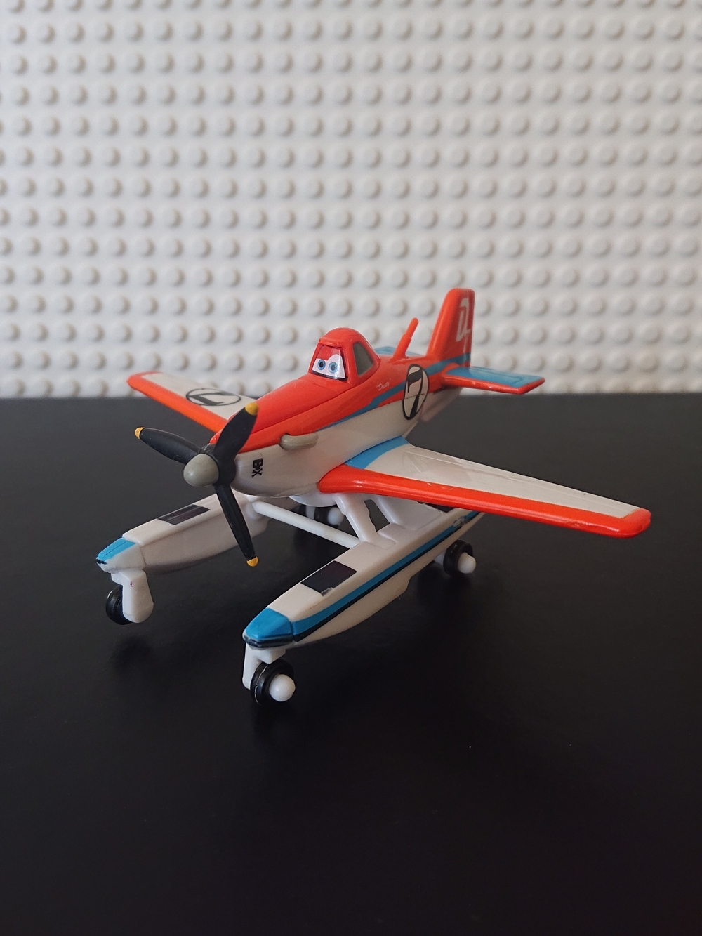 2014 Mattel Disney Pixar Planes - Diecast Pontoon Dusty Plane #7 D7